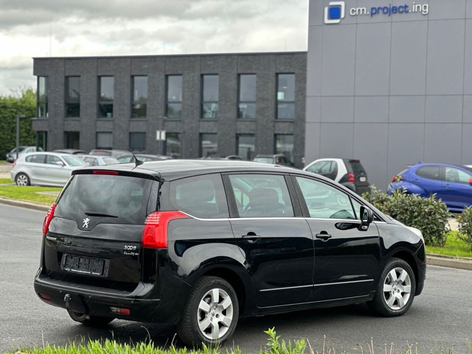 Peugeot 5008 Family plus * 1. HAND * 7- SITZER * in Jülich