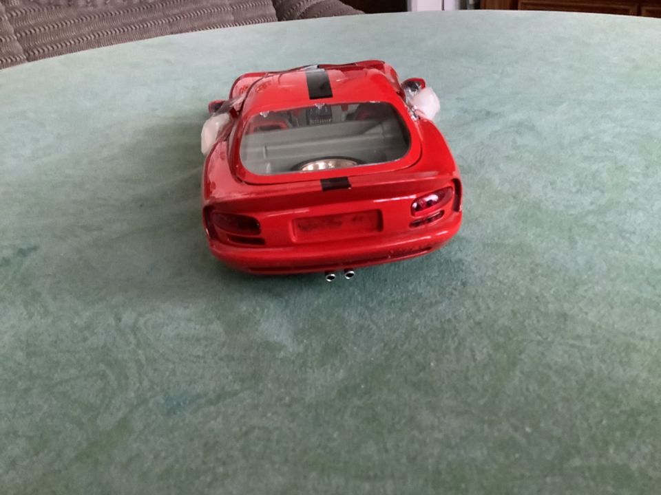 Ferrari   Dodge Viper GTS Coupe‘. 1:18 NEU in Berlin