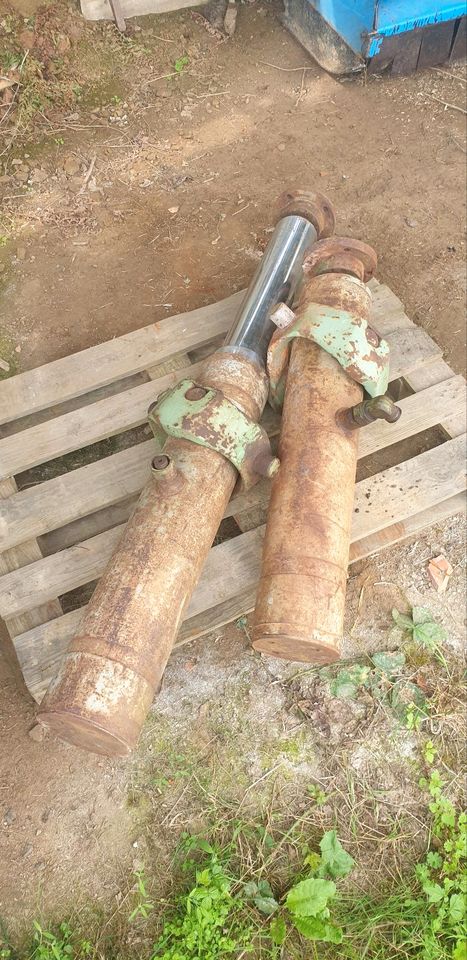 2 Hydraulik Zylinder in Cronenberg