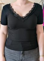 Shirt mit Spitze, Amisu, Grõße M, schwarz Sachsen - Freital Vorschau