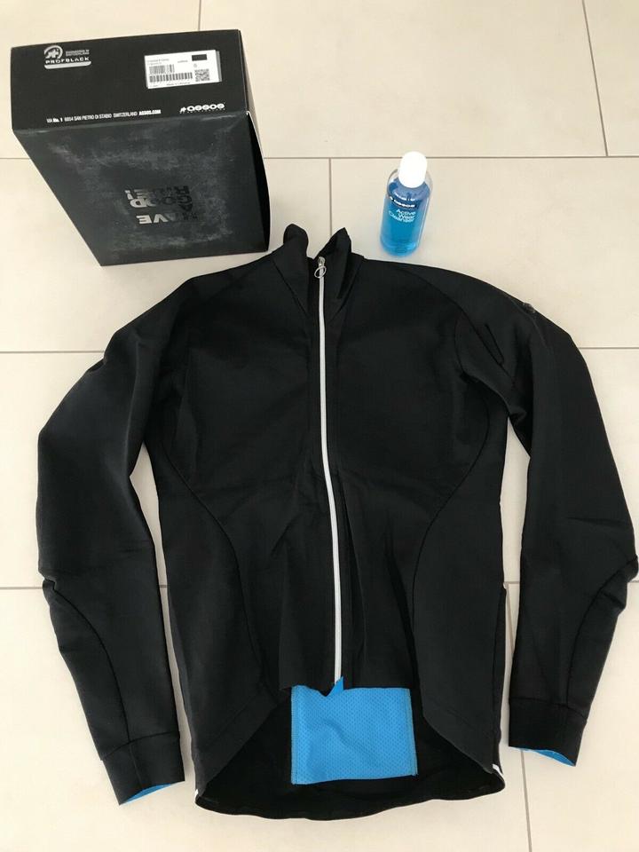ASSOS Assos Winter Radjacke iJ.bonka.6 Cento profBlack M ASSOS Assos Winter Radjacke iJ.bonka.6 Cento profBlack M