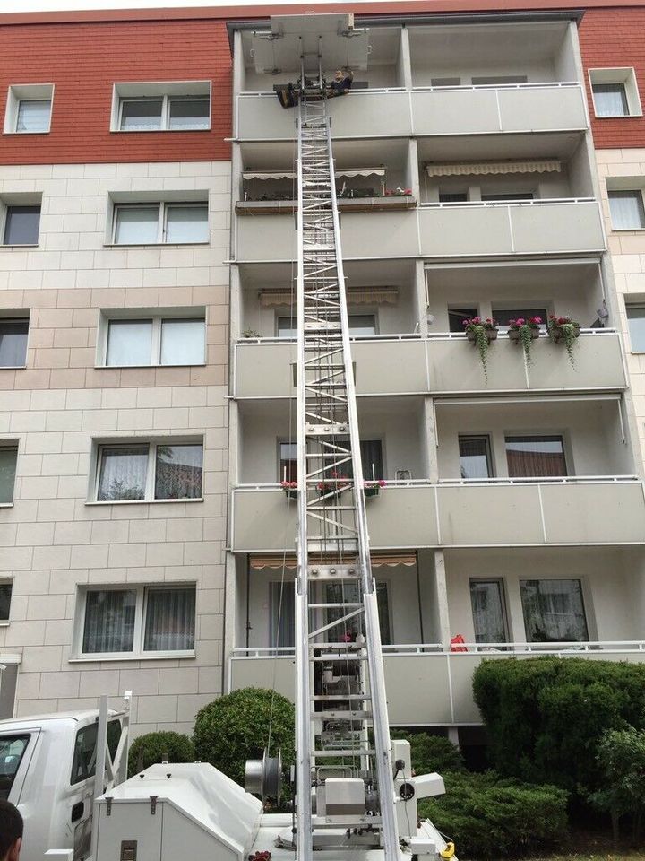 Möbellift mit Bediener in Berlin