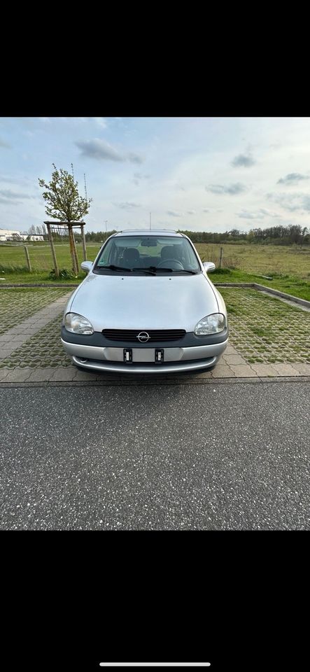 Opel Corsa b 100 Jahre in Herrnburg