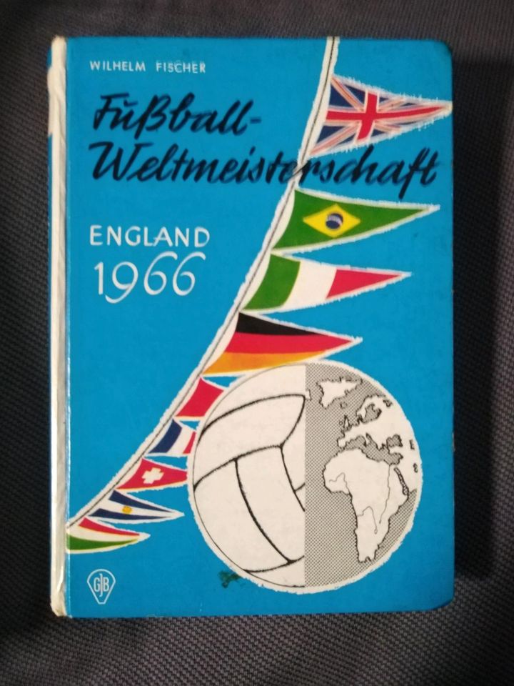 Fussball Weltmeisterschaft Buch von 1966 in Duisburg
