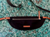 JACQUEMUS Hip Bag Bauchtasche LA BANANE YELÒ BLACK OS Köln - Lindenthal Vorschau