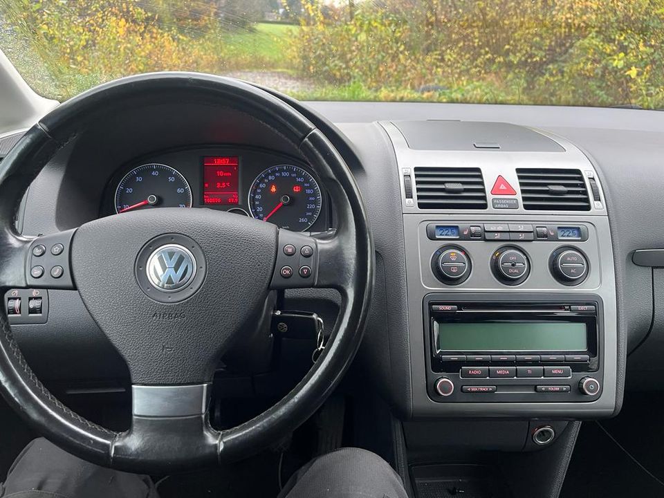 Volkswagen Touran 1.4 TSI 7-Sitzer Tüv Inspektion Neu in Bochum