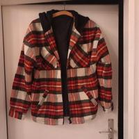 Jacke Fleecejacke mit Kapuze M Niedersachsen - Hambühren Vorschau