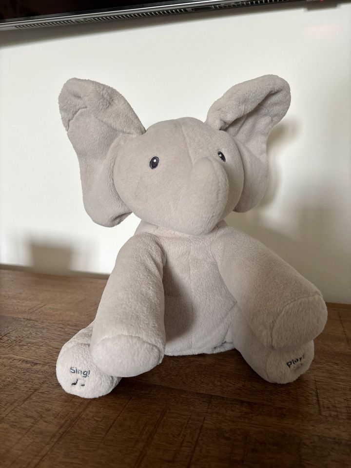 Baby GUND Flappy Elefant in Heiligenhafen 