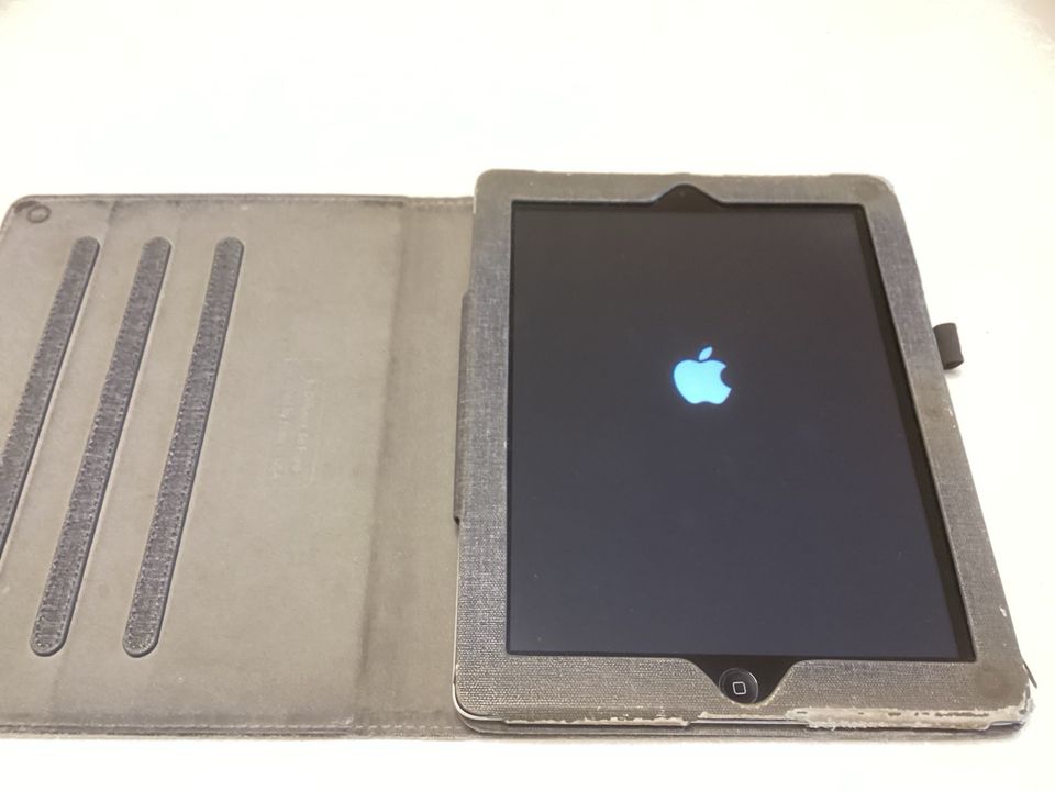 iPad 4  Wi-Fi + Cellular A1460 spacegrau . 64 GB in Schönberg (Mecklenburg)