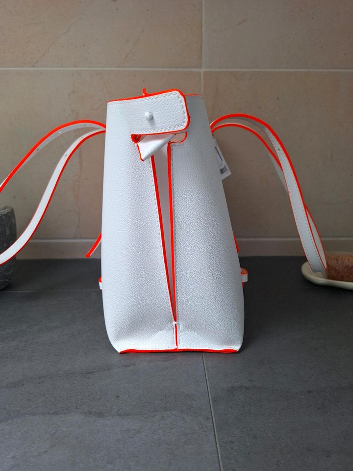 ❤️ By Magic Bags Tote-Tasche Vegan-Leder weiß-orange - Neuwertig! in Buchloe