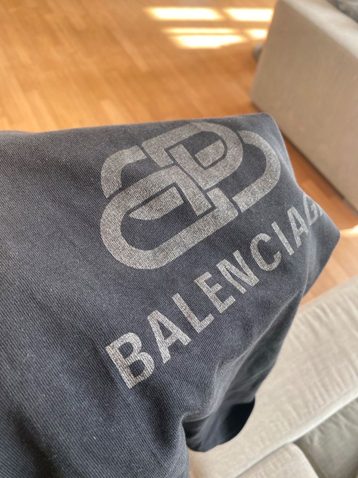 Balenciaga T-Shirt in Apensen