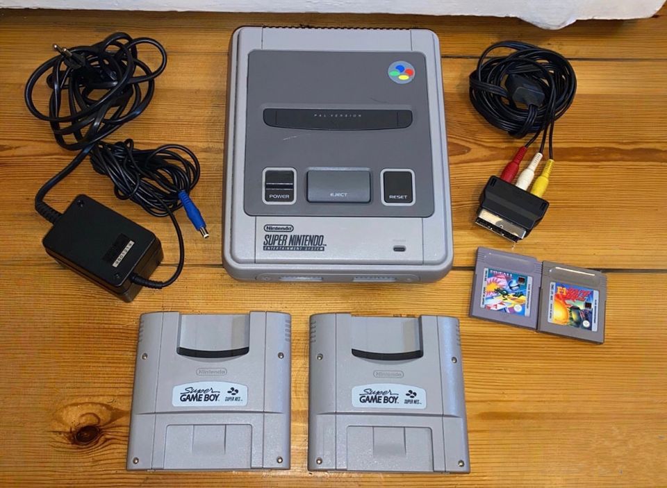 Super Nintendo inkl. Super Game Boy SNES Adapter, Spiele in Berlin