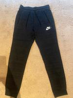 Nike Jogginghose Slim Fit Gr. S - sehr guter Zustand! Bayern - Buttenwiesen Vorschau