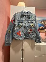 Jeans Jacke mit sehr schönen Applikationen.Zustand sehr gut. Nordrhein-Westfalen - Hamm Vorschau