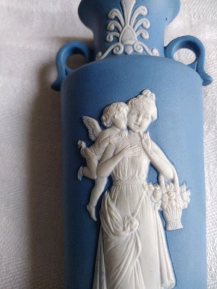 Wedgewood Vase blau Jasperware in Berlin