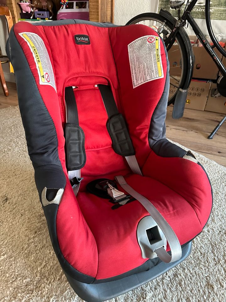 Britax Kindersitz 9-18 kg in Adenau