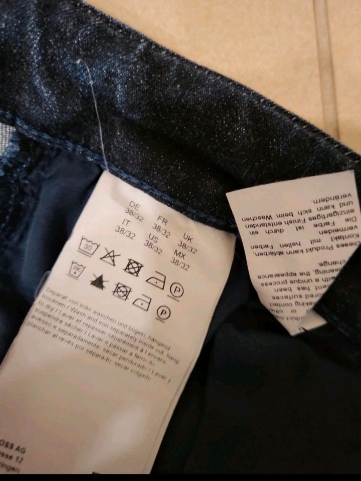 Herren Jeanshose Größe XL Markus Boss in Schlüchtern