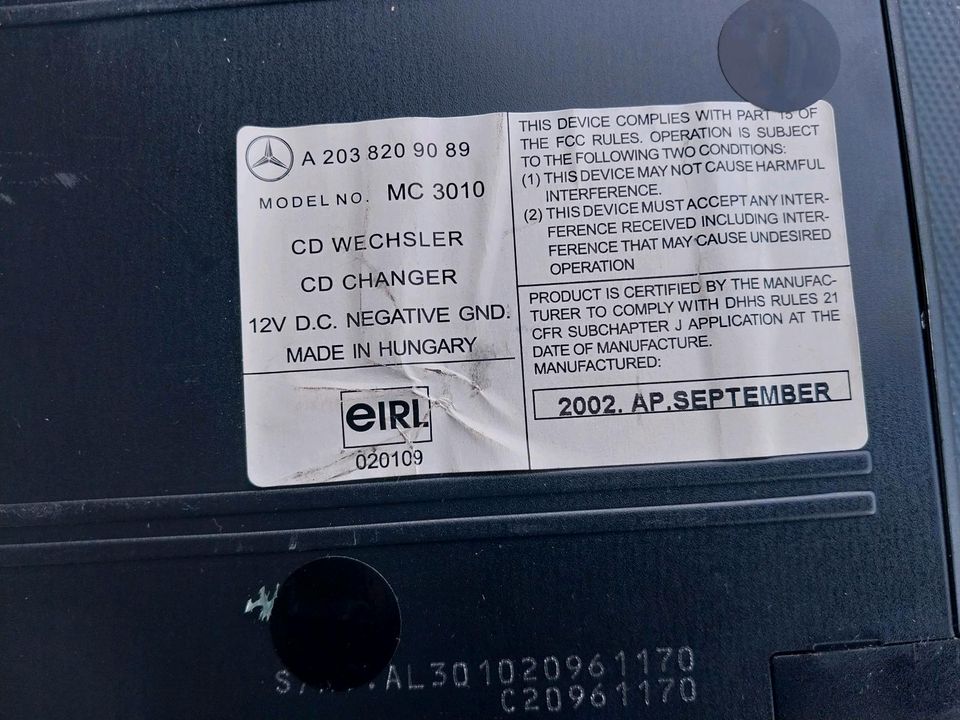 MERCEDES BENZ CD WECHSLER --A2038200989 in Mühlacker