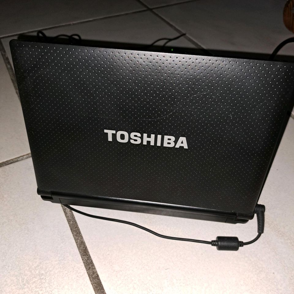 Netbook Toshiba in Much