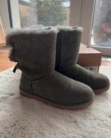 Uggs Bailey Bow Khaki Größe 37 Original im Karton Niedersachsen - Gittelde Vorschau