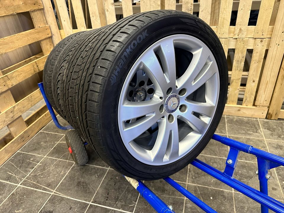 TOP ➡️ 17 Zoll ORIGINAL Mercedes Benz W204 C-Klasse Alufelgen Doppelspeiche Sommerräder ➡️ A2044010402 ➡️ Silber Felgen 5x112 ET47 7,5x17 225/45 R17 Sommer Reifen Sommerreifen 5mm in Bünde