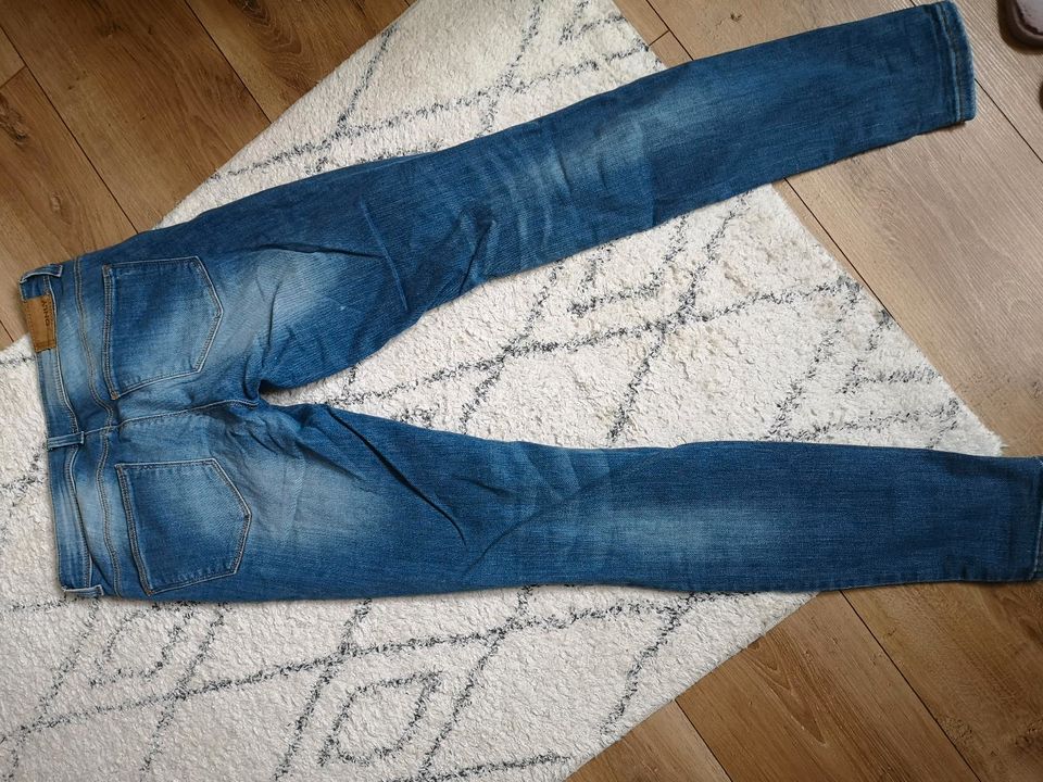 Ripped Jeans Größe S in Winsen (Luhe)