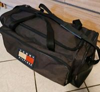 Tommy Hilfiger Reisetasche Sporttasche Fitness Tasche ca 65x30x30 Nordrhein-Westfalen - Freudenberg Vorschau