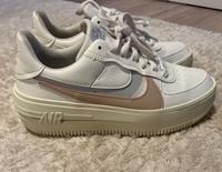 Nike Air Sneaker low (weiß) Nordrhein-Westfalen - Lippstadt Vorschau