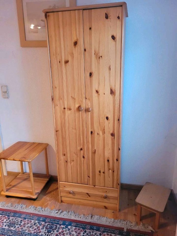 3 Schlafzimmermöbel, Massivholz, auch einzeln erhältlich in Gau-Odernheim