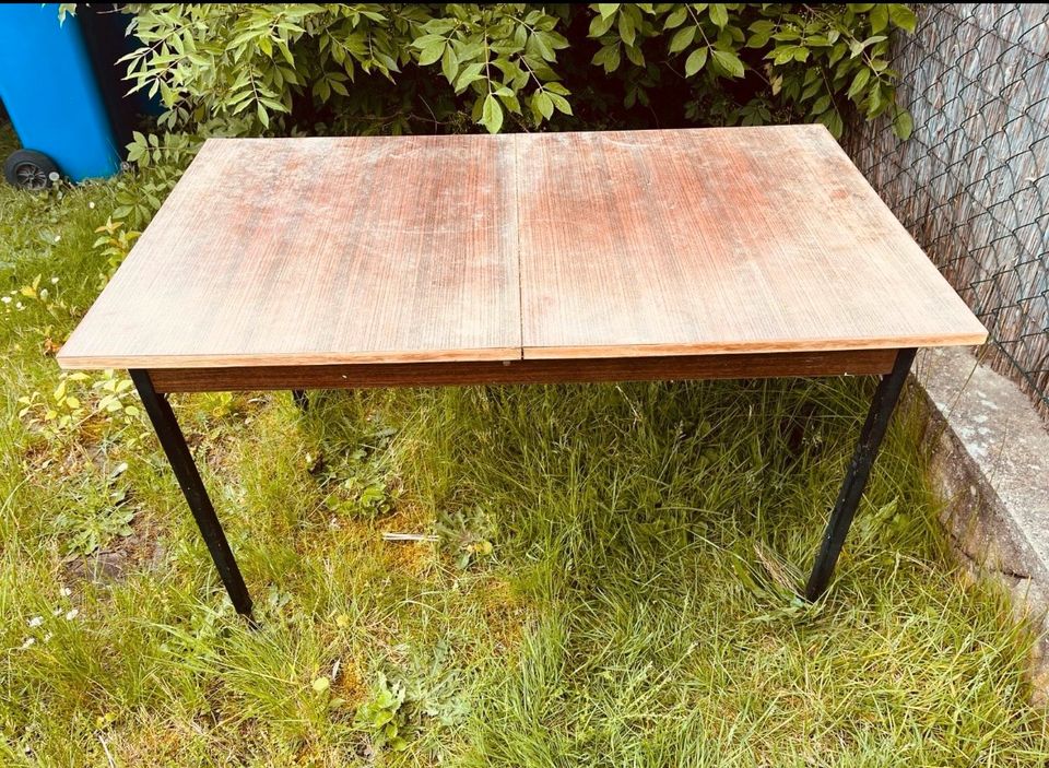 Bis Mai Tisch Holz braun Vintage ausziehbar zu verschenken in Berlin