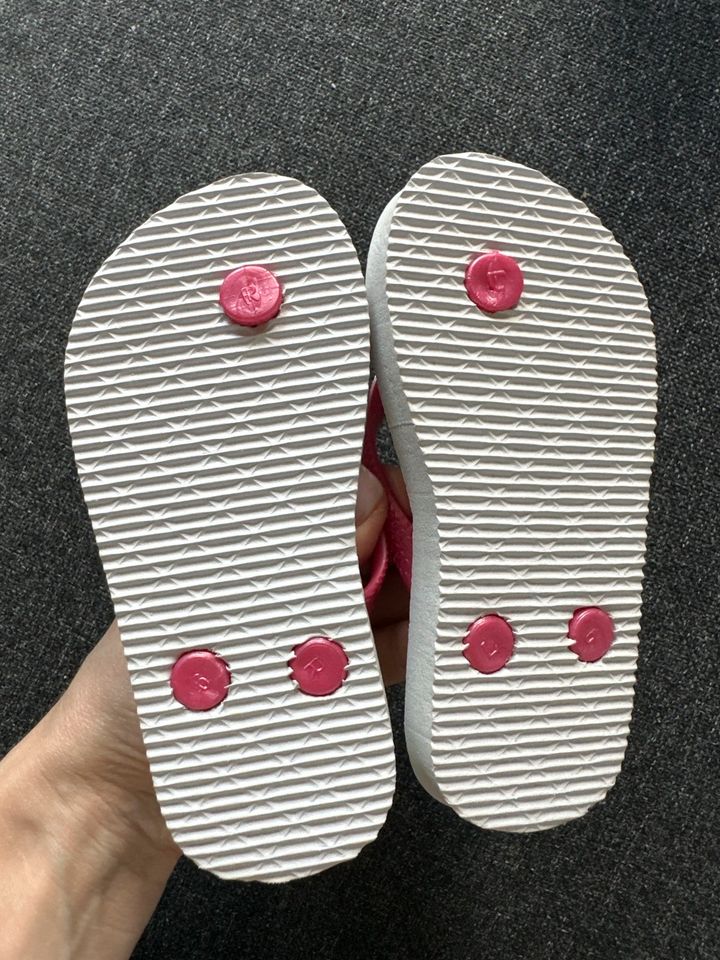 NEU! Flip/Flops Mädchen Sandalen / Badeschuhe 24 Gr. Einhorn in Berlin