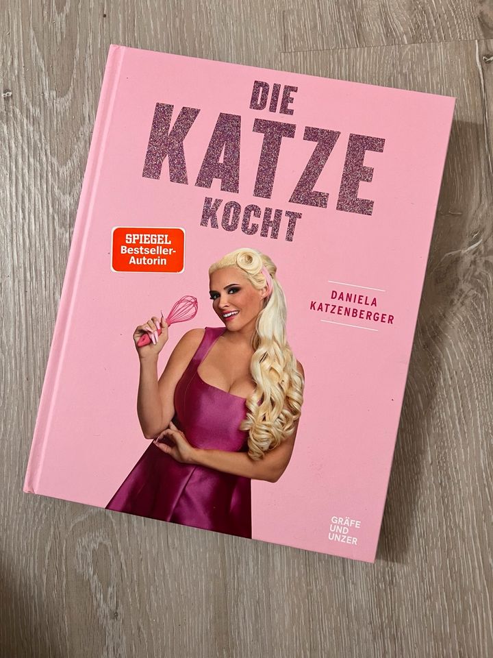 Katzenberger Kochbuch - Katze kocht - NEU in Bruchsal