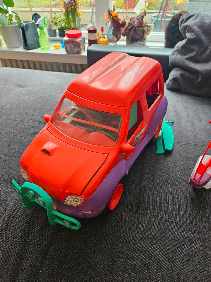 Barbie Auto Camper Spielzeug in Berlin