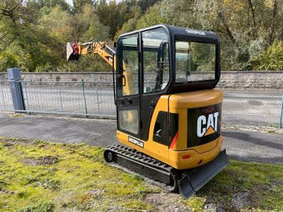 Minibagger Cat 301.8 C,Schnellwechsler in Igersheim