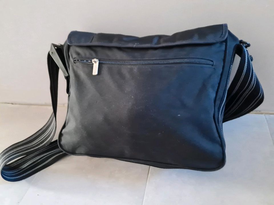 Lässig Messenger Tasche Wickeltasche Schwarz Black Patchwork in Merzig