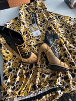 Moschino Set Stiefeletten 39 und Windbreaker M Neu-auch einzeln- Rheinland-Pfalz - Traben-Trarbach Vorschau