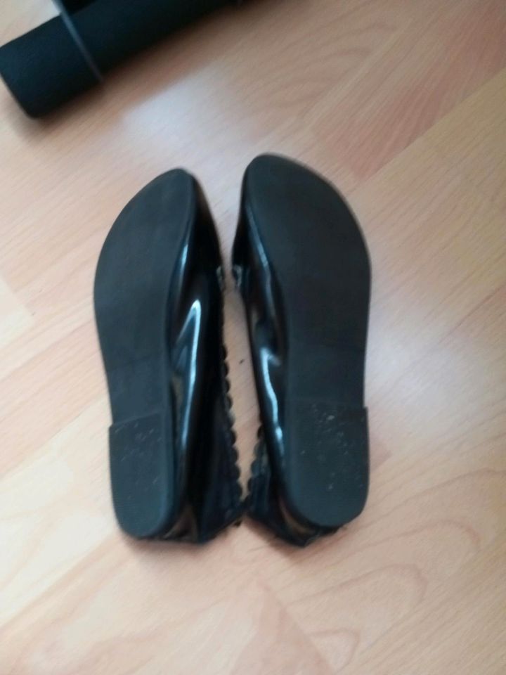 Schwarze Ballerinas Gr 32 in Berlin