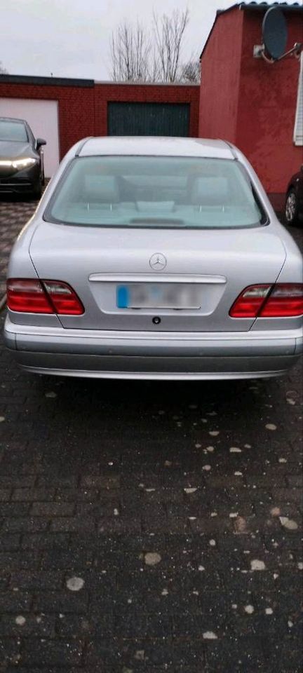 Mercedes E 200 in Geilenkirchen