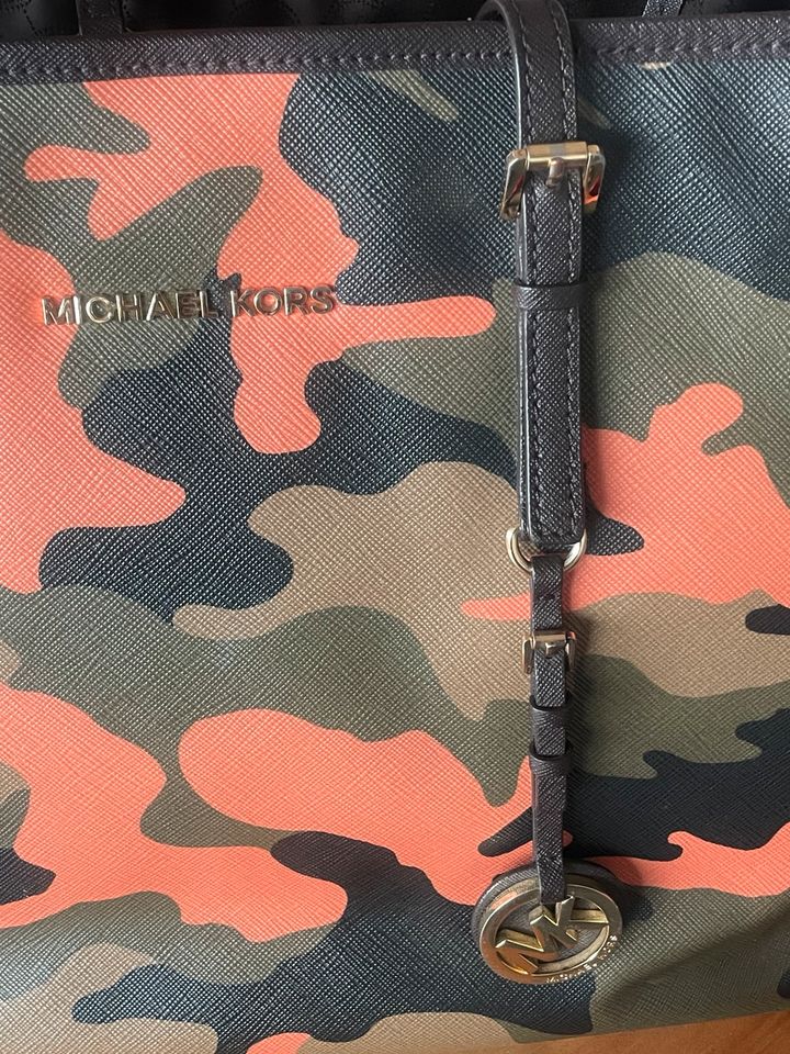 Michael Kors Tasche + Brieftasche, Camouflage Design in Köln