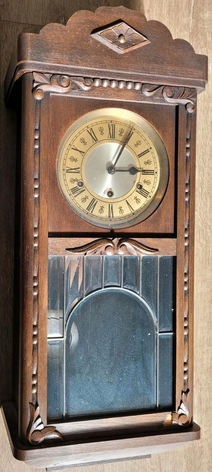 Antike Wanduhr/Pendeluhr/Uhr aus Holz in Reutlingen