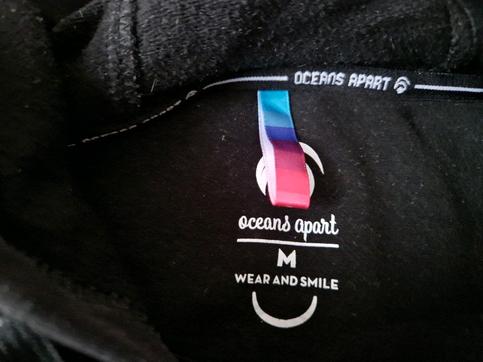 Oceans apart Hoodie Gr. M gut erhalten in Hamburg