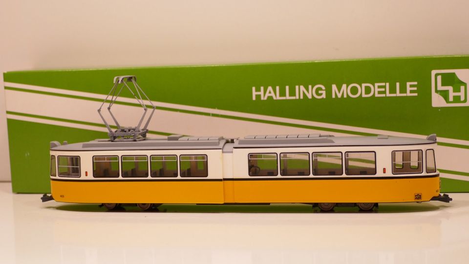 Halling GT4 Stuttgart mit Antrieb Nr. 403 Tram Strassenbahn H0 1/ in Hannover