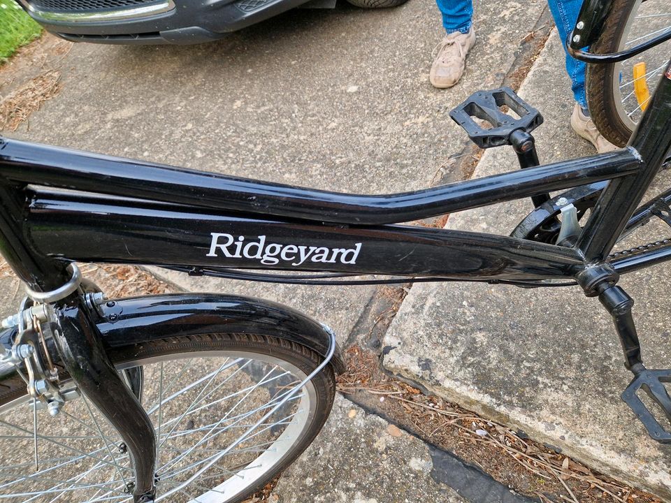 Dreirädriches Fahrrad, auch für Gehbehinderte Menschen. in Lommatzsch