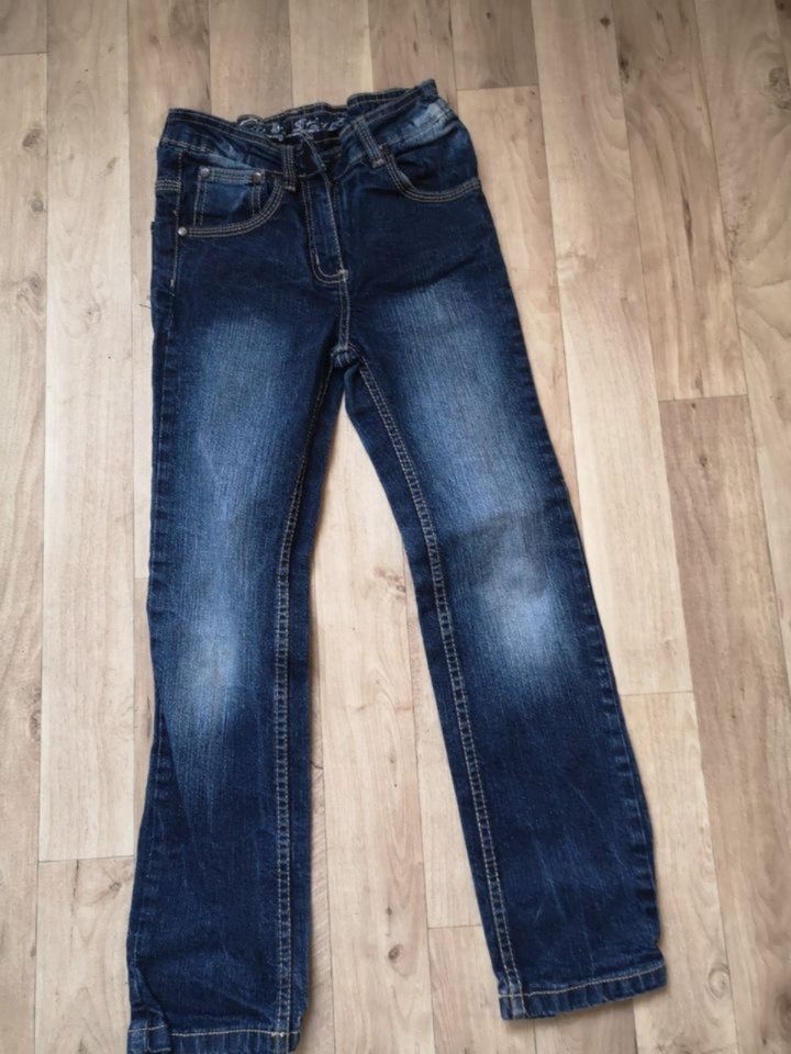neue Mädchen jeans gr 128 in Rhauderfehn