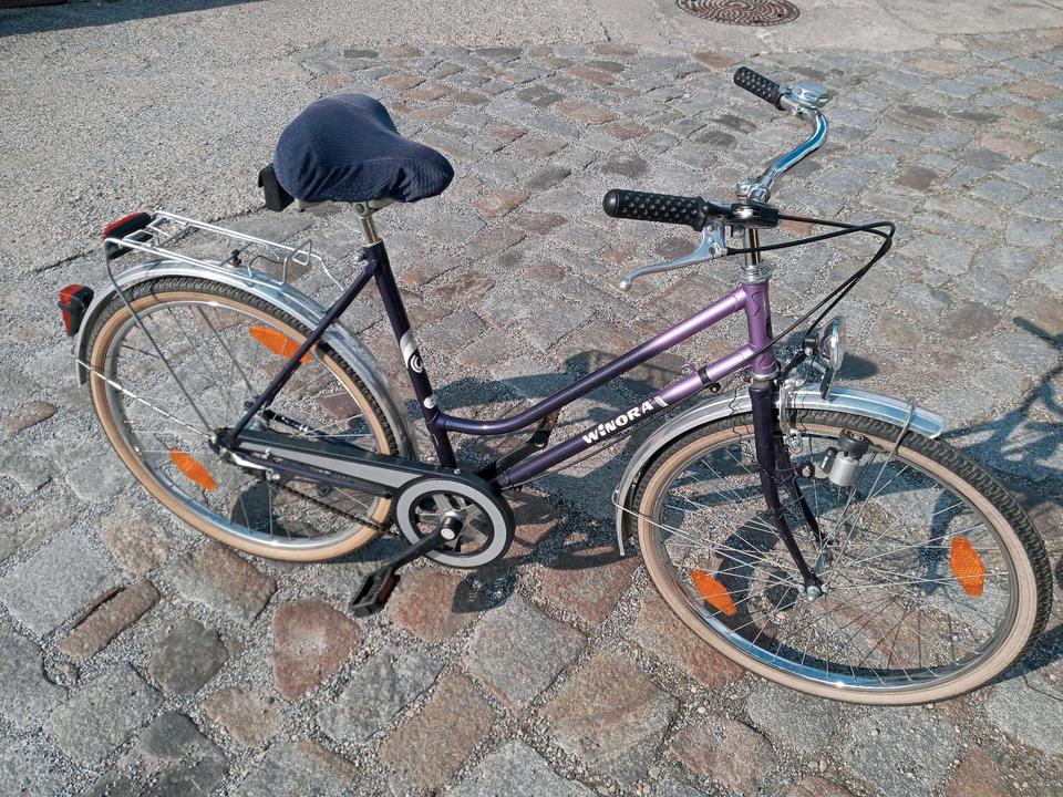 26" Damenrad Fahrrad Damen mit 3 Gang und Licht & Gepäckträger in Dresden