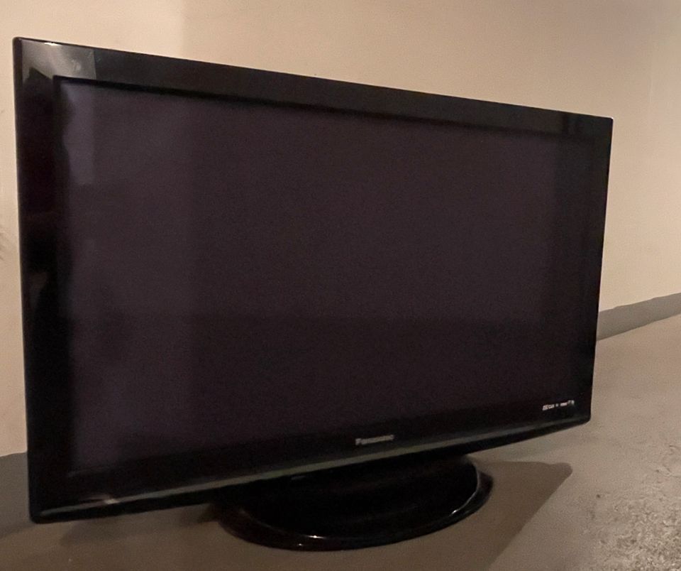 * TV | Plasmafernseher | Panasonic TX-P42X10E | sehr gepflegt * in Düsseldorf