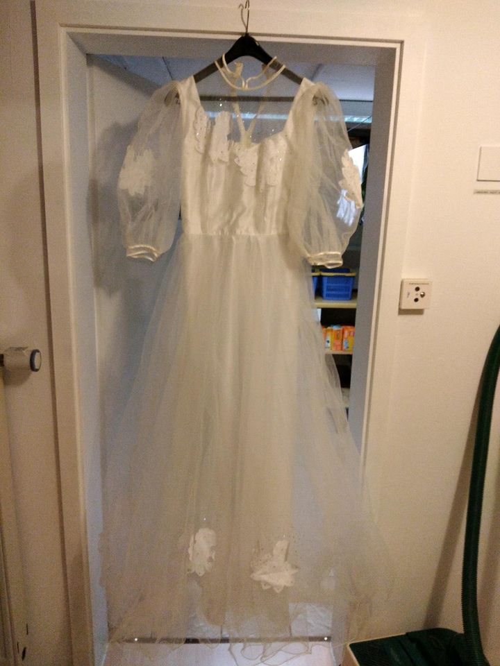 Hochzeitskleid in Zell am Main