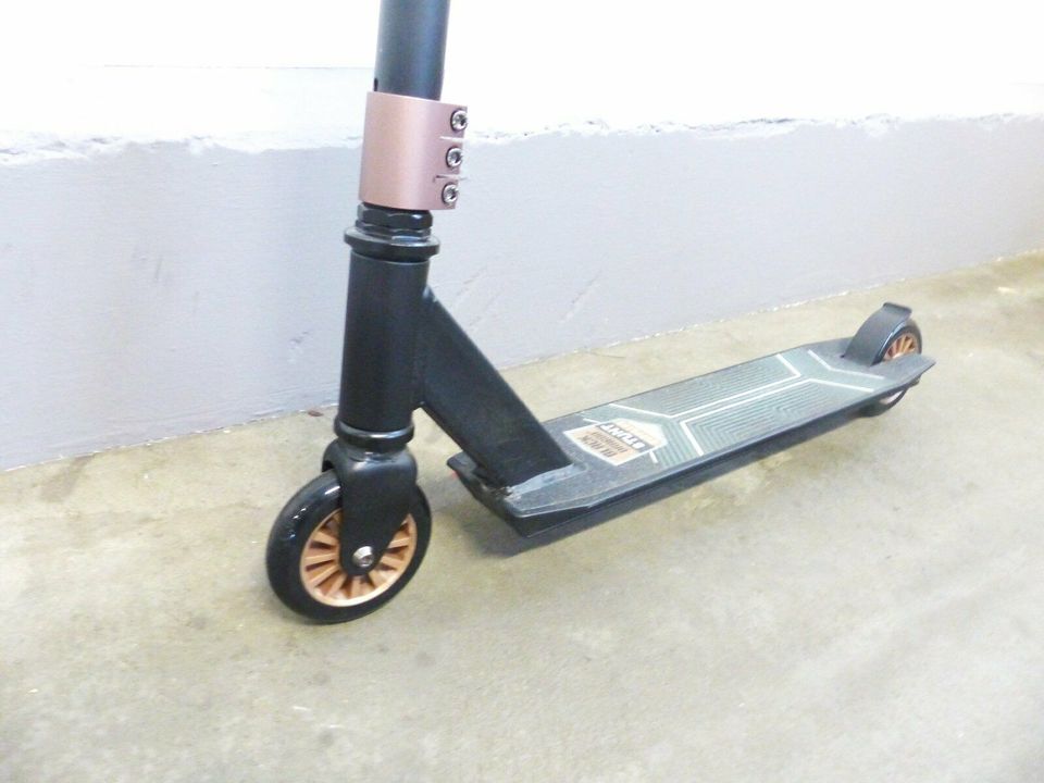 NEU Amigo Stunt Scooter Army Stunt Roller Top Quallität NEU & OVP in Greven