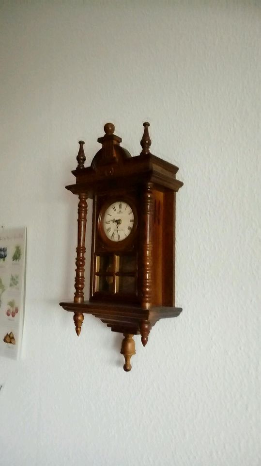 Ältere Wanduhr in Leipzig