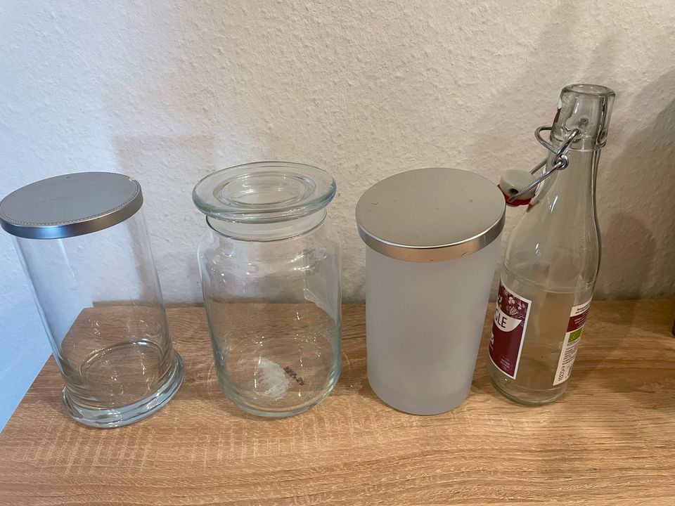 Drei Gläser mit Deckel, Flasche, Candybardeko in Reichelsheim (Wetterau)